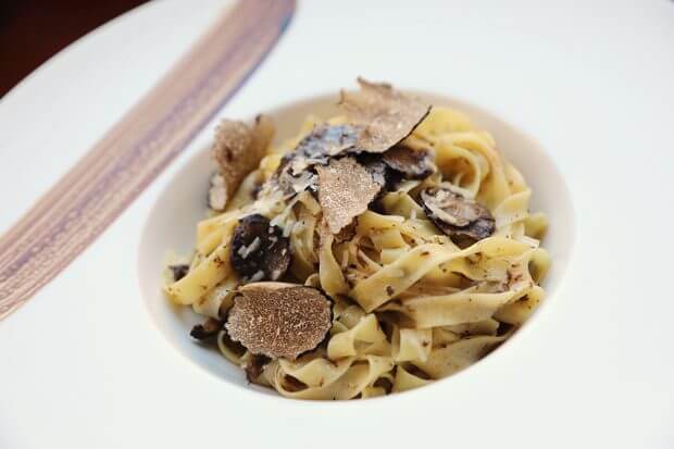 Fresh Uncinato Black Truffle